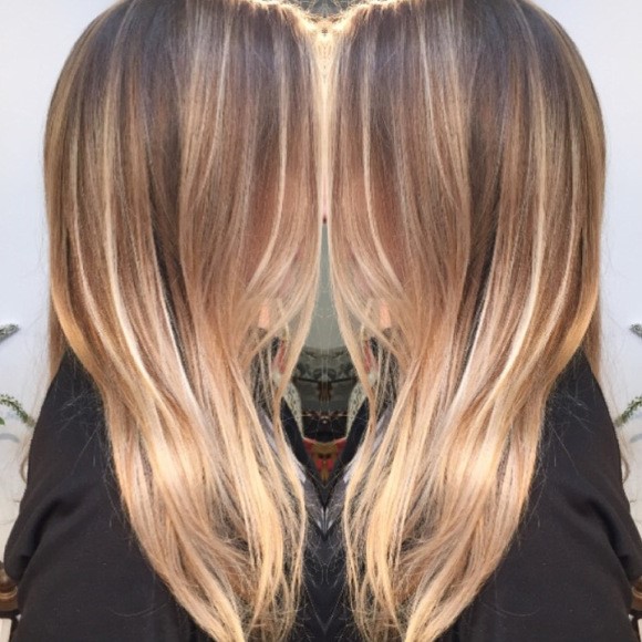 High Contrast Dimensional Blonde Highlights